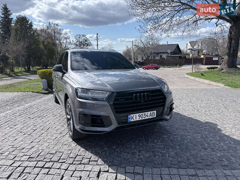 Позашляховик / Кросовер Audi Q7 2016 в Києві