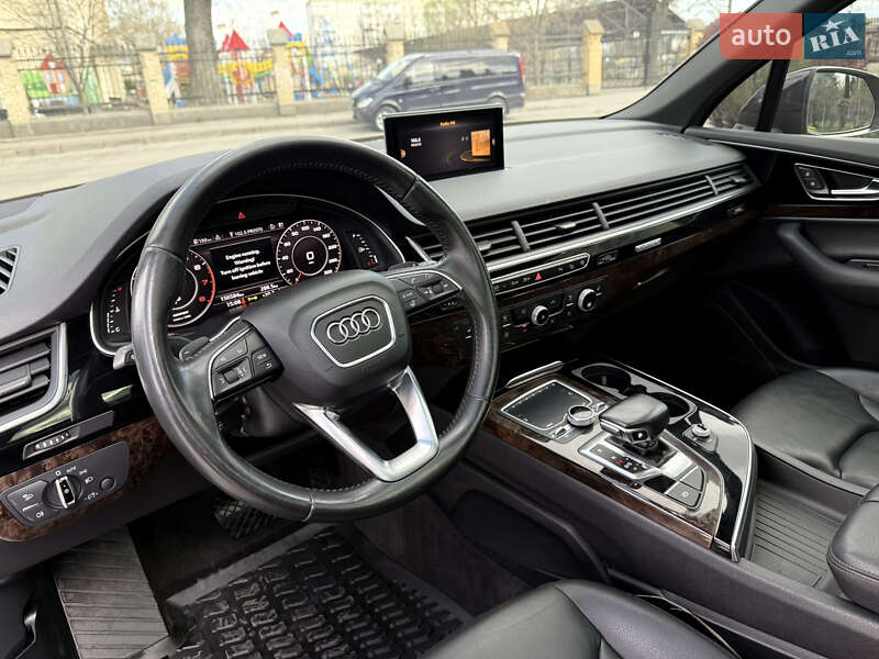 Позашляховик / Кросовер Audi Q7 2016 в Києві