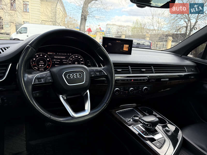 Позашляховик / Кросовер Audi Q7 2016 в Києві