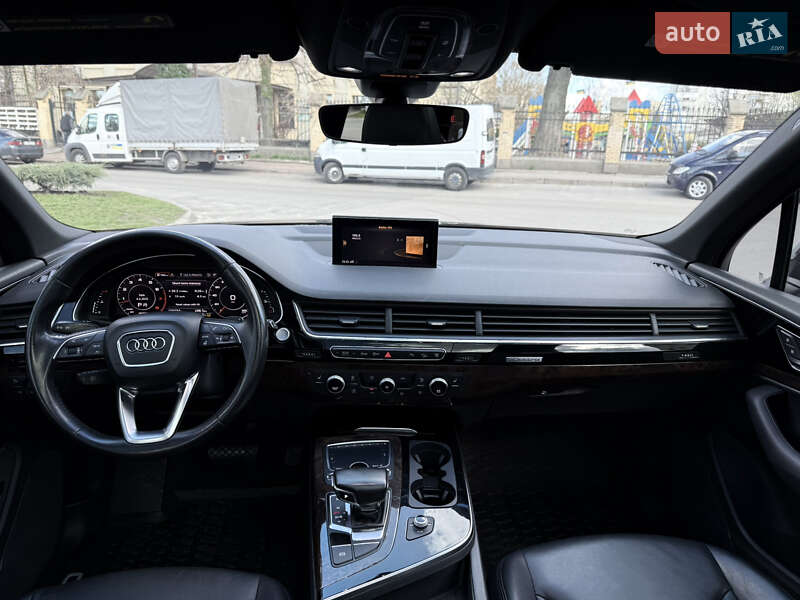Позашляховик / Кросовер Audi Q7 2016 в Києві