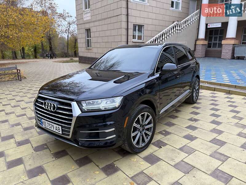 Внедорожник / Кроссовер Audi Q7 2016 в Кривом Роге