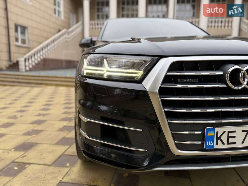 Внедорожник / Кроссовер Audi Q7 2016 в Кривом Роге