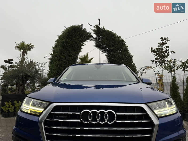 Внедорожник / Кроссовер Audi Q7 2017 в Мукачево