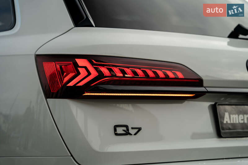 Позашляховик / Кросовер Audi Q7 2020 в Чернівцях