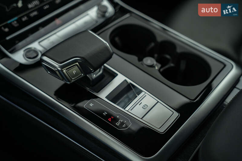 Позашляховик / Кросовер Audi Q7 2020 в Чернівцях