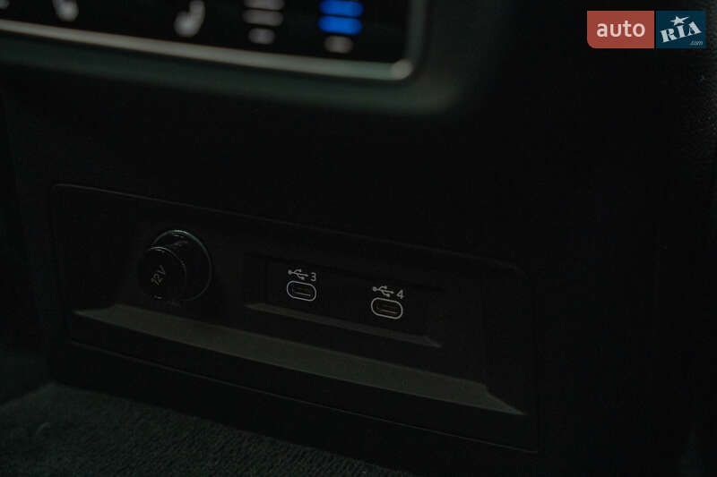 Позашляховик / Кросовер Audi Q7 2020 в Чернівцях