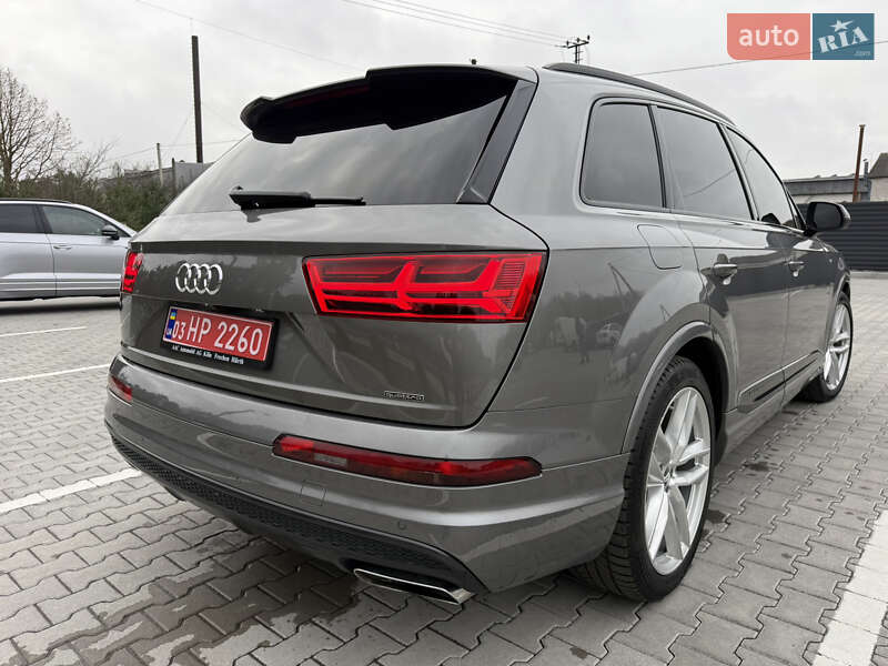 Позашляховик / Кросовер Audi Q7 2015 в Луцьку