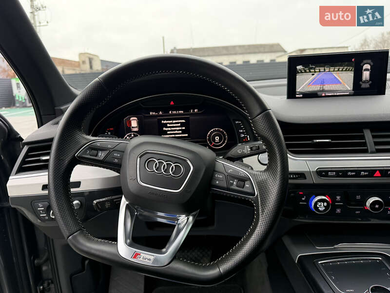 Позашляховик / Кросовер Audi Q7 2015 в Луцьку