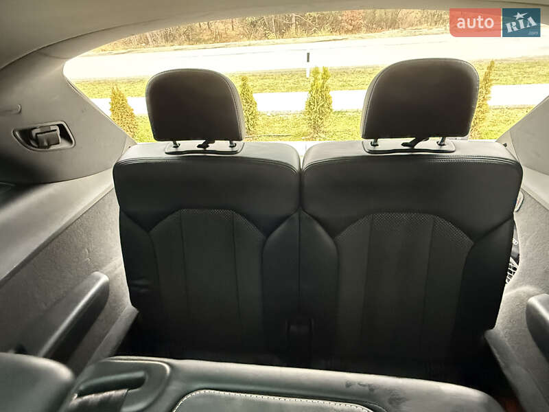 Позашляховик / Кросовер Audi Q7 2015 в Луцьку