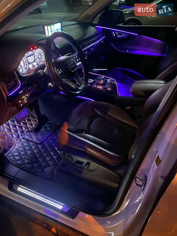 Внедорожник / Кроссовер Audi Q7 2017 в Броварах