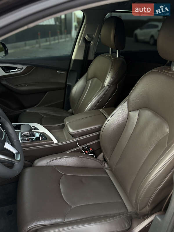 Позашляховик / Кросовер Audi Q7 2016 в Одесі фото 16 Позашляховик / Кросовер Audi Q7 2016 в Одесі