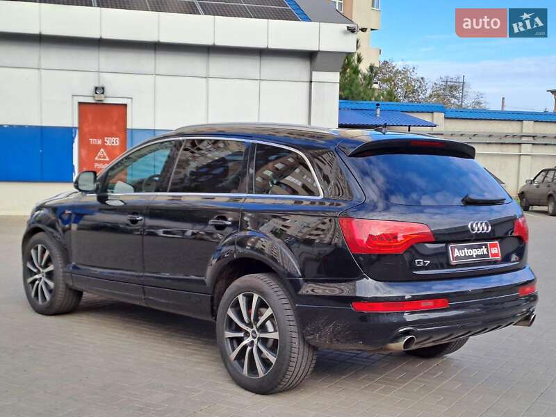 Позашляховик / Кросовер Audi Q7 2010 в Одесі