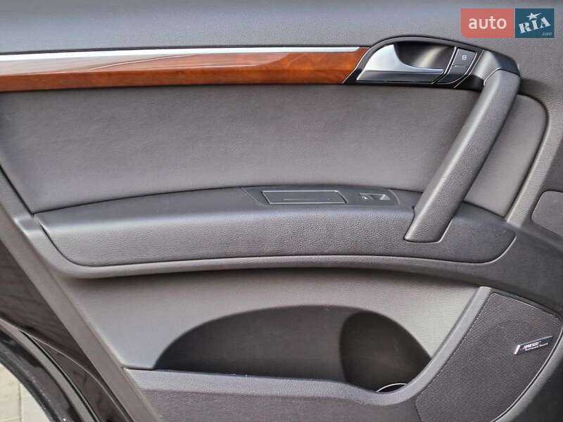 Позашляховик / Кросовер Audi Q7 2010 в Одесі