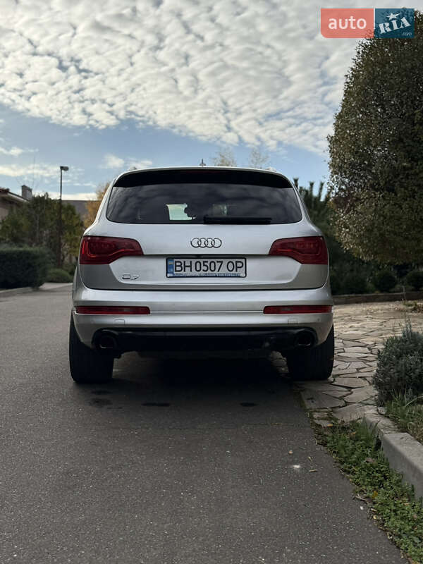 Внедорожник / Кроссовер Audi Q7 2013 в Одессе