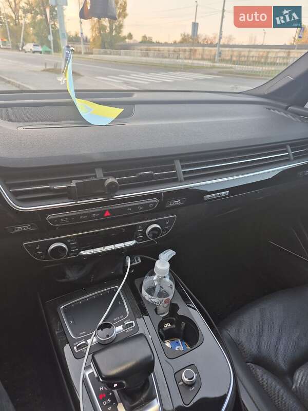 Позашляховик / Кросовер Audi Q7 2017 в Дніпрі фото 22 Позашляховик / Кросовер Audi Q7 2017 в Дніпрі