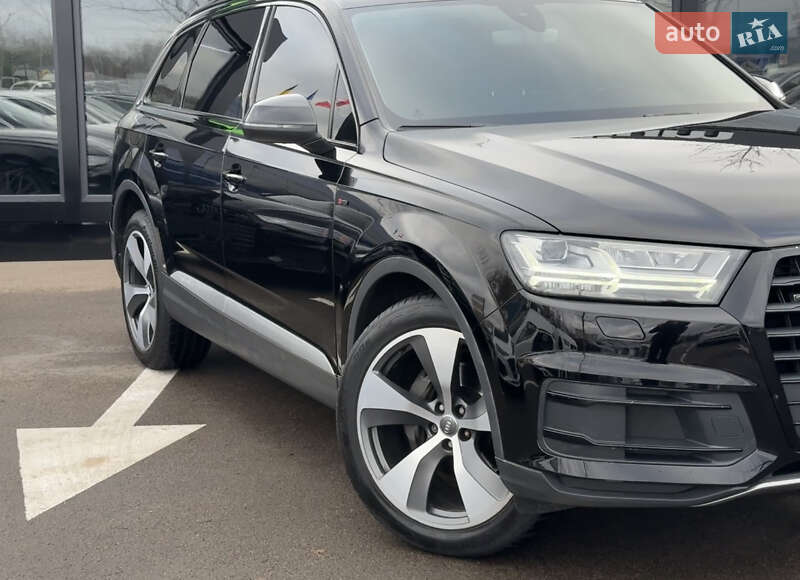 Позашляховик / Кросовер Audi Q7 2015 в Києві