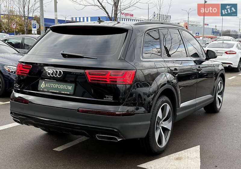 Позашляховик / Кросовер Audi Q7 2015 в Києві