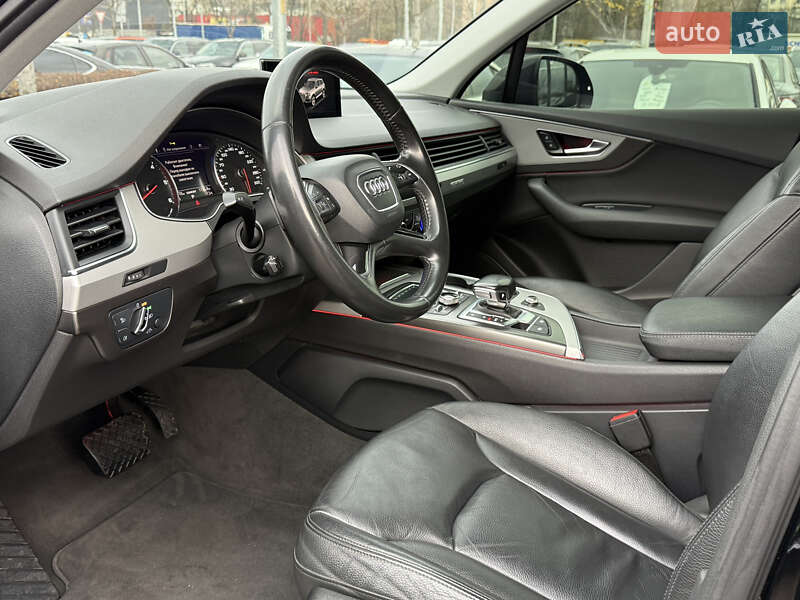 Позашляховик / Кросовер Audi Q7 2015 в Києві