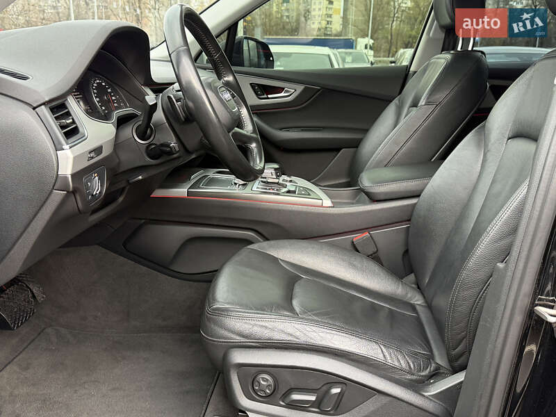 Позашляховик / Кросовер Audi Q7 2015 в Києві