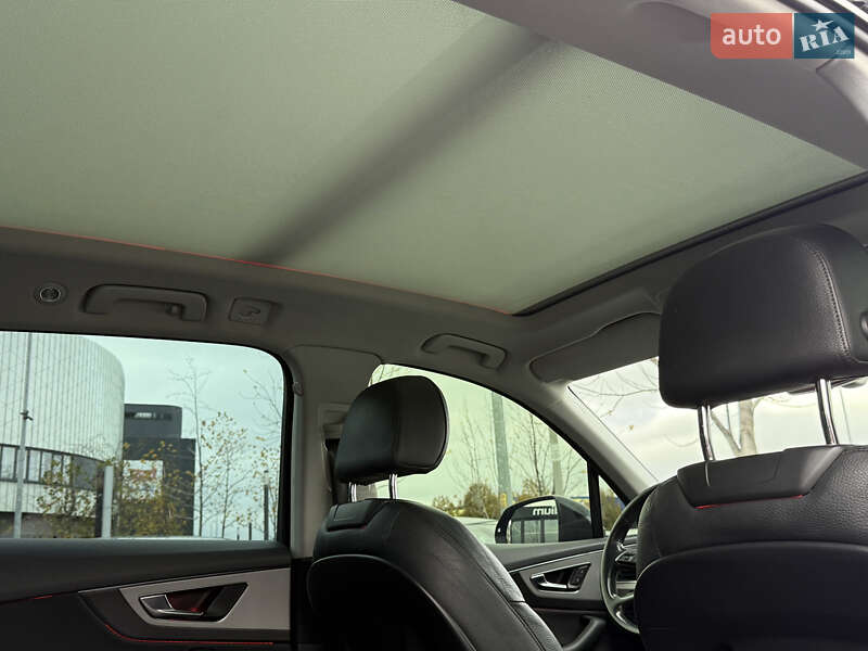 Позашляховик / Кросовер Audi Q7 2015 в Києві