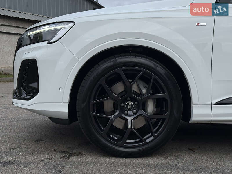 Позашляховик / Кросовер Audi Q7 2025 в Києві фото 16 Позашляховик / Кросовер Audi Q7 2025 в Києві