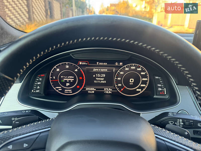 Позашляховик / Кросовер Audi Q7 2016 в Рівному