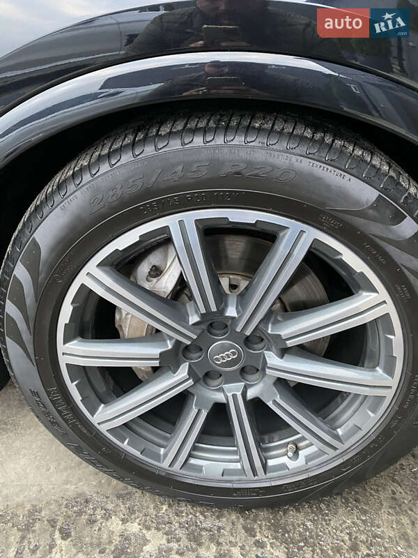 Позашляховик / Кросовер Audi Q7 2016 в Рівному