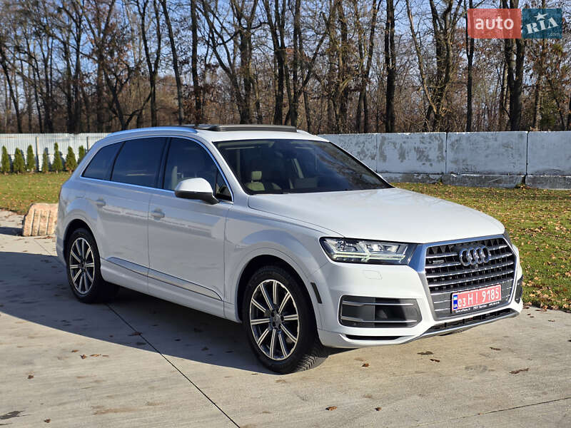 Внедорожник / Кроссовер Audi Q7 2016 в Луцке