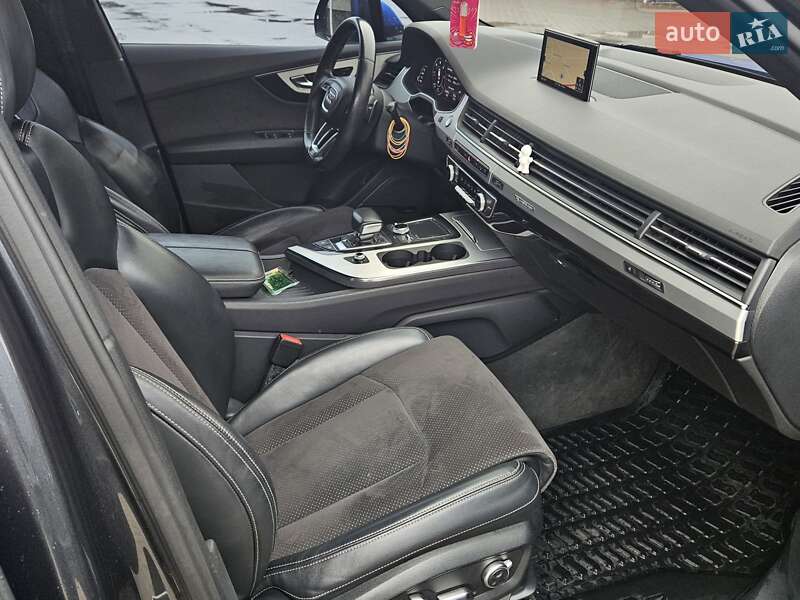 Позашляховик / Кросовер Audi Q7 2016 в Дунаївцях