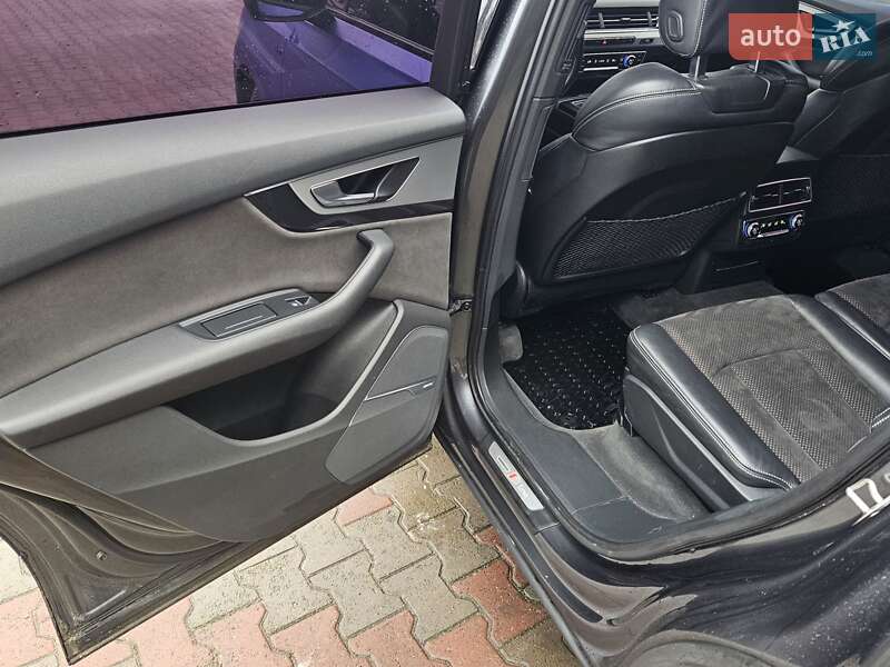 Позашляховик / Кросовер Audi Q7 2016 в Дунаївцях