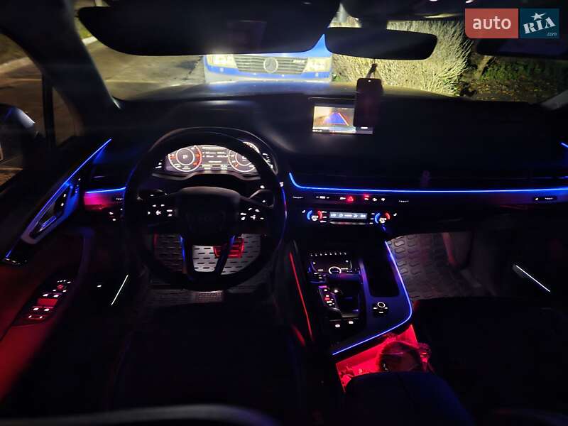 Позашляховик / Кросовер Audi Q7 2016 в Дунаївцях