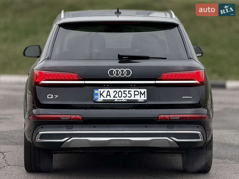 Позашляховик / Кросовер Audi Q7 2019 в Києві