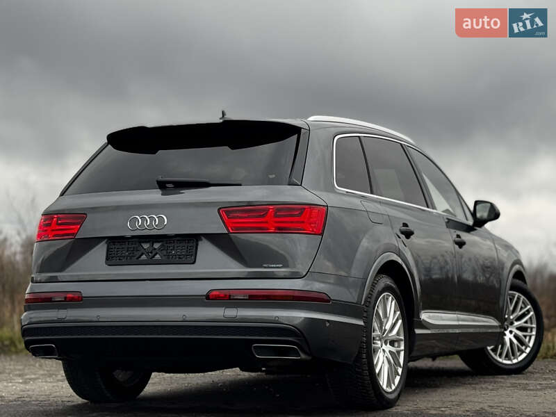 Внедорожник / Кроссовер Audi Q7 2017 в Дрогобыче