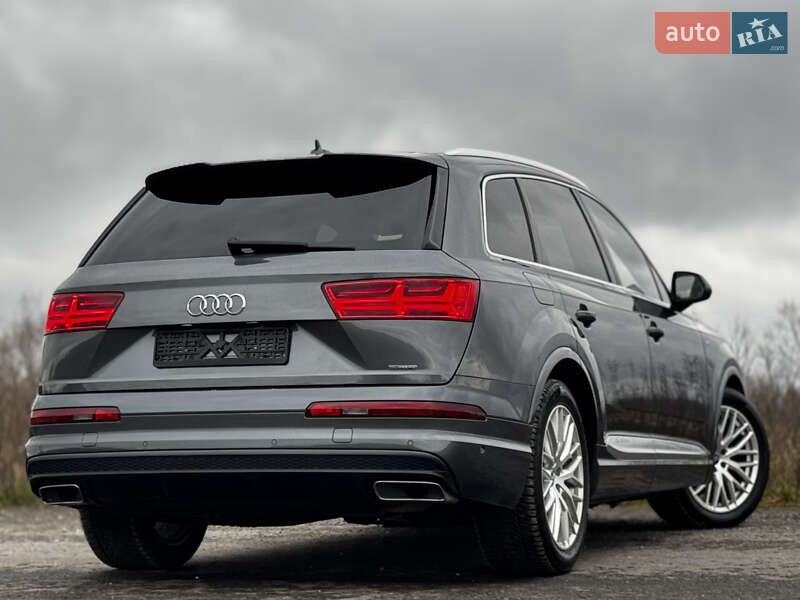 Внедорожник / Кроссовер Audi Q7 2017 в Дрогобыче