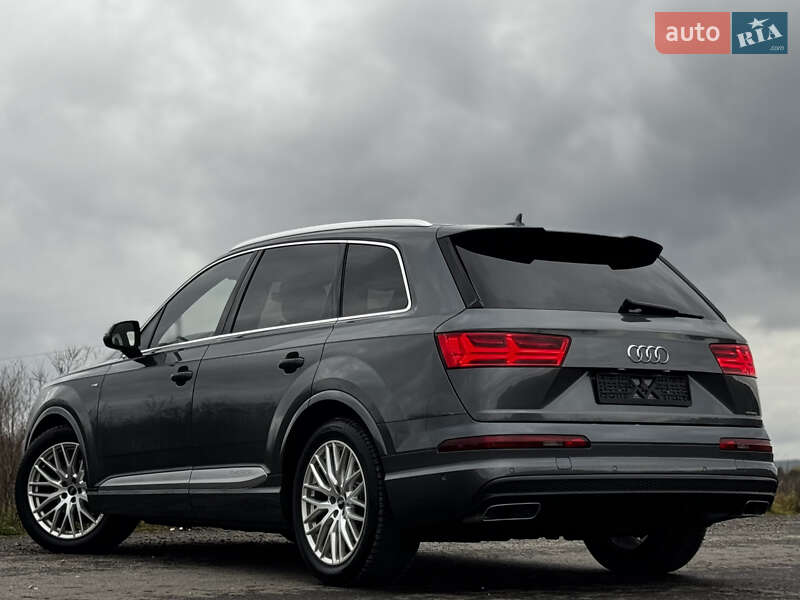 Внедорожник / Кроссовер Audi Q7 2017 в Дрогобыче