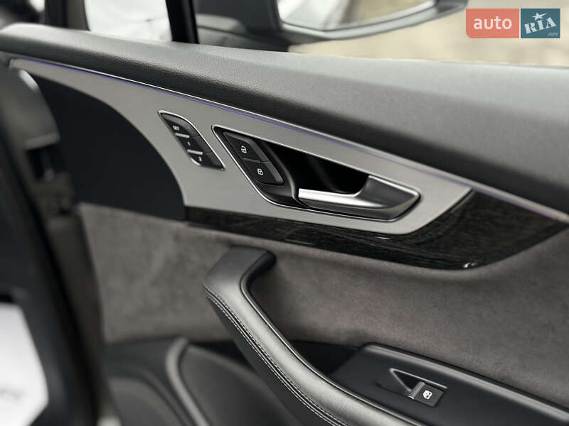 Внедорожник / Кроссовер Audi Q7 2017 в Дрогобыче