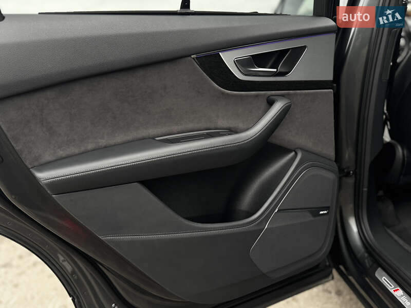 Внедорожник / Кроссовер Audi Q7 2017 в Дрогобыче