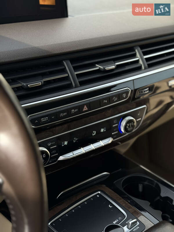 Позашляховик / Кросовер Audi Q7 2017 в Києві