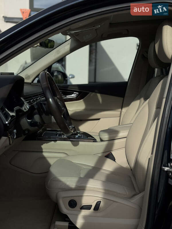 Позашляховик / Кросовер Audi Q7 2017 в Києві