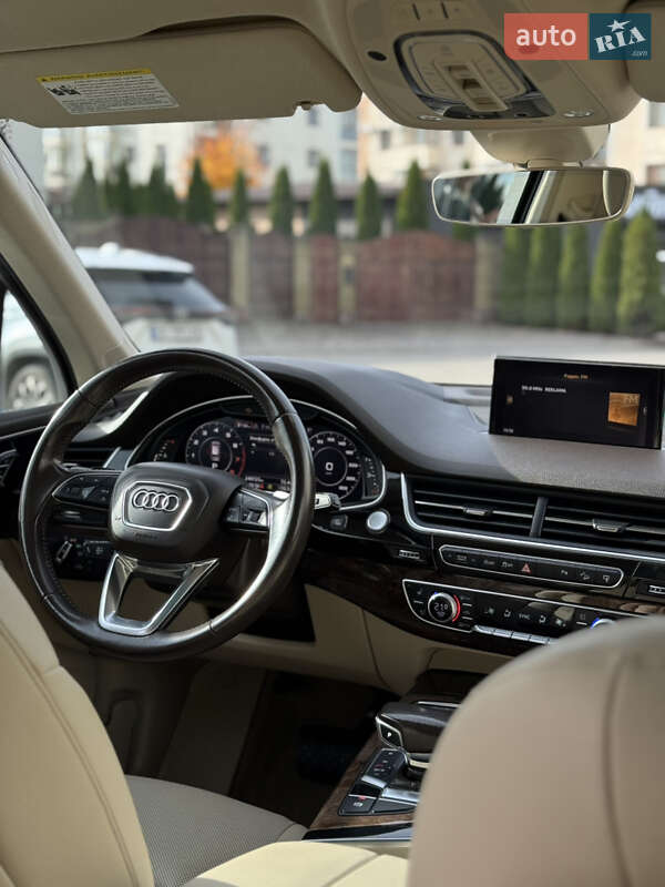 Позашляховик / Кросовер Audi Q7 2017 в Києві