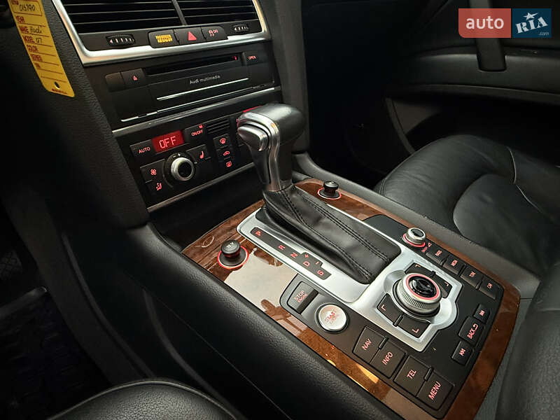 Позашляховик / Кросовер Audi Q7 2015 в Самборі