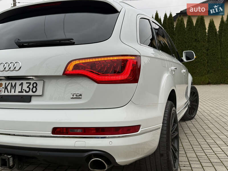 Позашляховик / Кросовер Audi Q7 2015 в Самборі