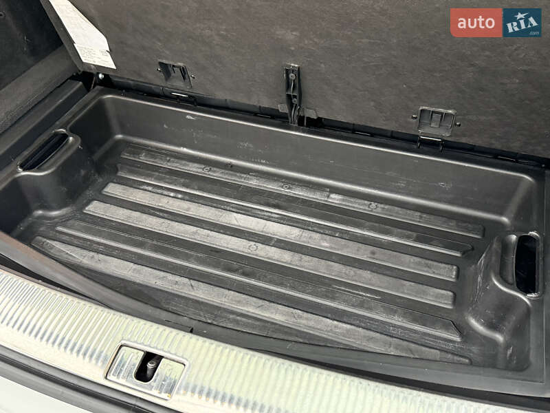 Позашляховик / Кросовер Audi Q7 2015 в Самборі