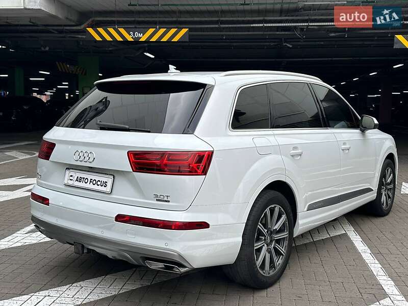 Позашляховик / Кросовер Audi Q7 2016 в Києві