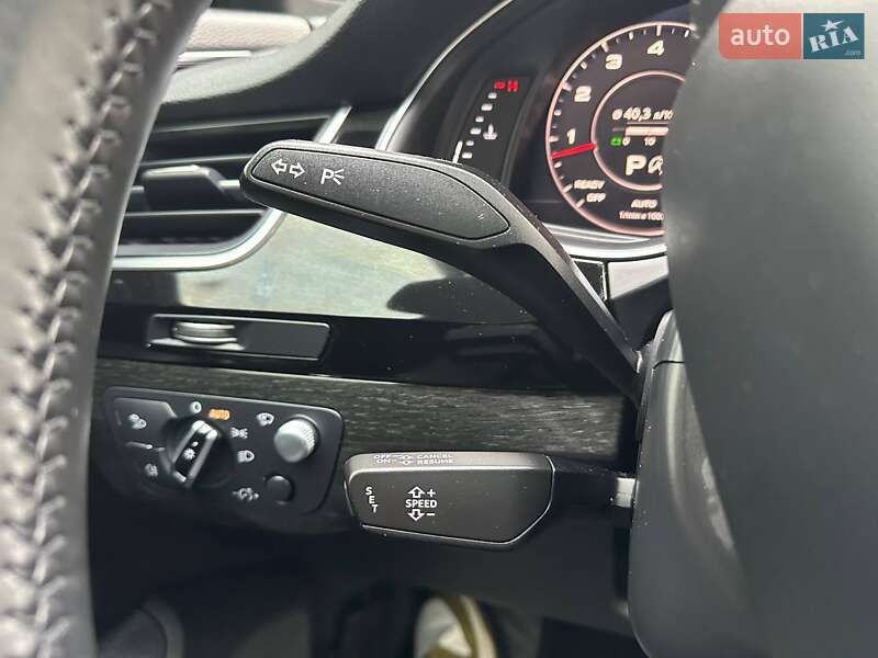 Позашляховик / Кросовер Audi Q7 2016 в Києві