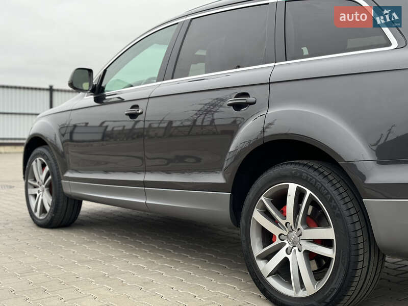 Внедорожник / Кроссовер Audi Q7 2011 в Луцке