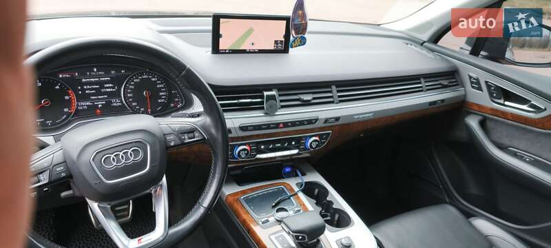 Внедорожник / Кроссовер Audi Q7 2017 в Нежине