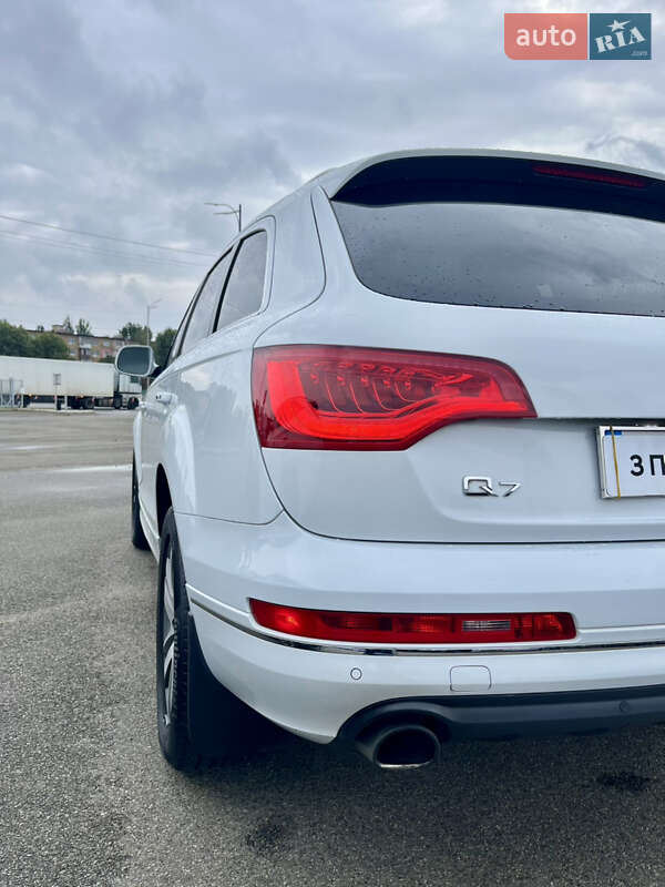 Позашляховик / Кросовер Audi Q7 2015 в Києві фото 10 Позашляховик / Кросовер Audi Q7 2015 в Києві