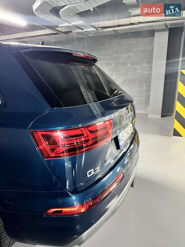 Позашляховик / Кросовер Audi Q7 2018 в Дніпрі