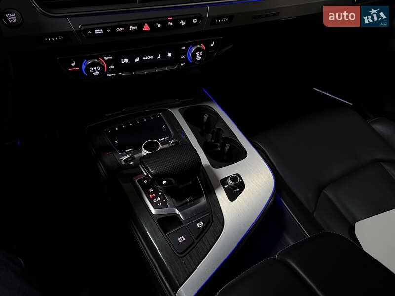 Внедорожник / Кроссовер Audi Q7 2018 в Киеве